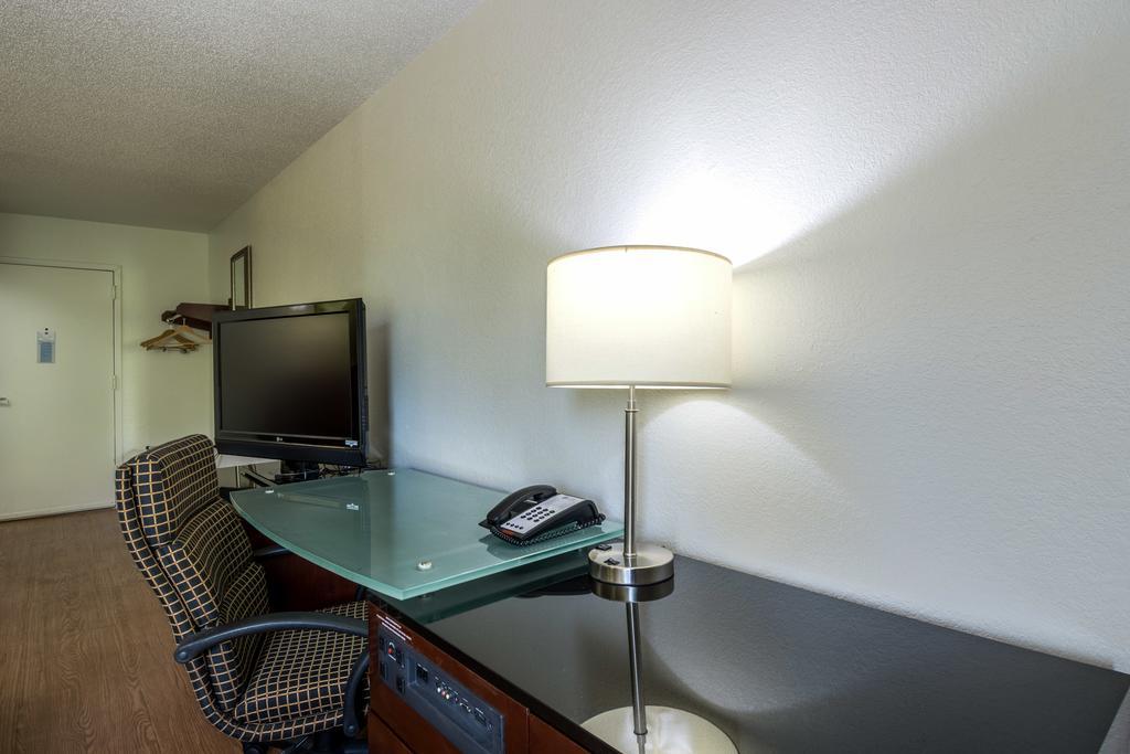Econo Lodge Airport Near Billy Graham Parkway Charlotte Exterior photo