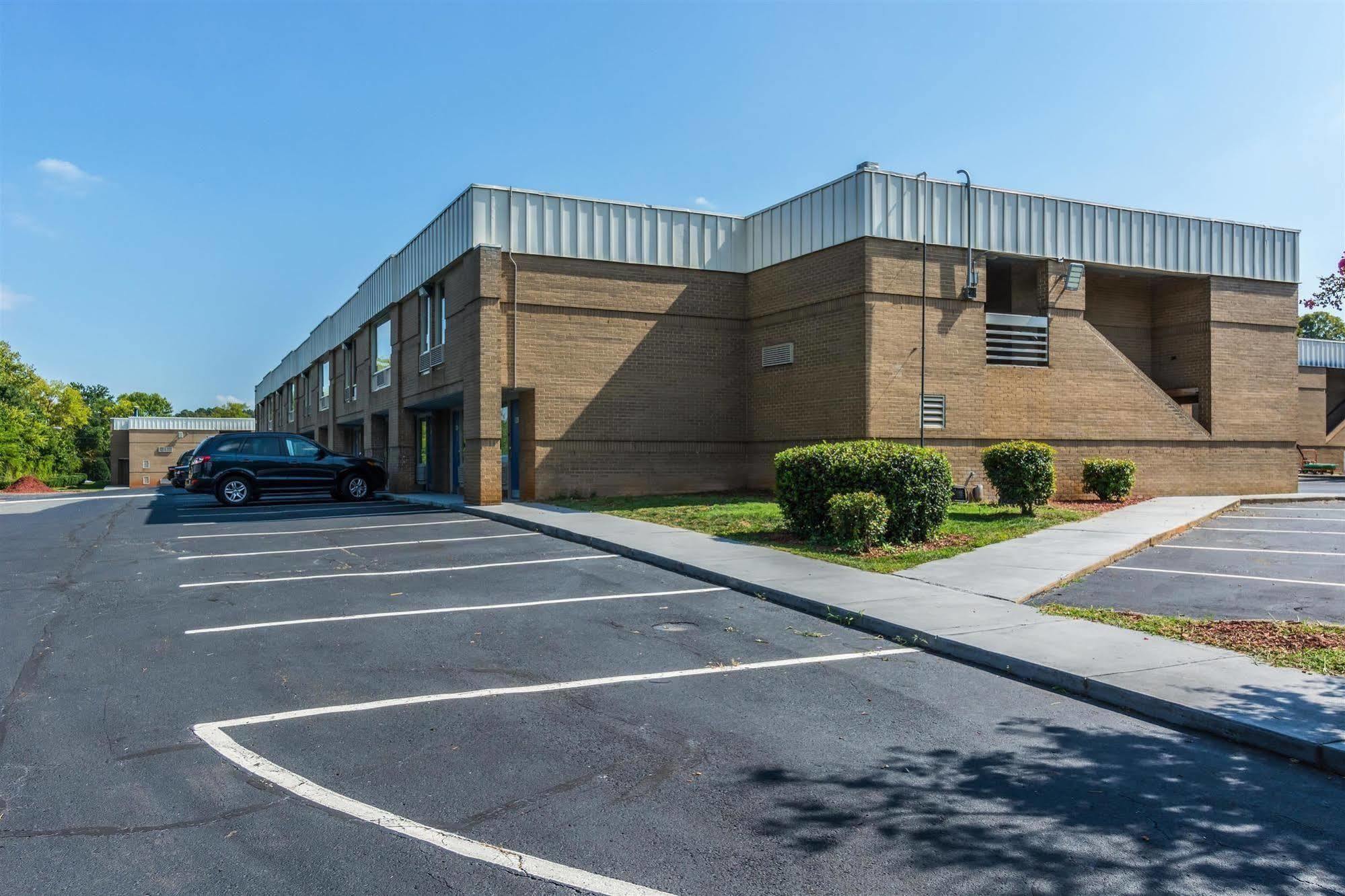Econo Lodge Airport Near Billy Graham Parkway Charlotte Exterior photo